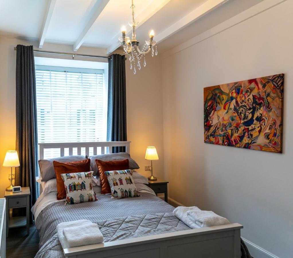 The Old Paint Shop Apartment - Centrally Situated 앤스투루더 외부 사진